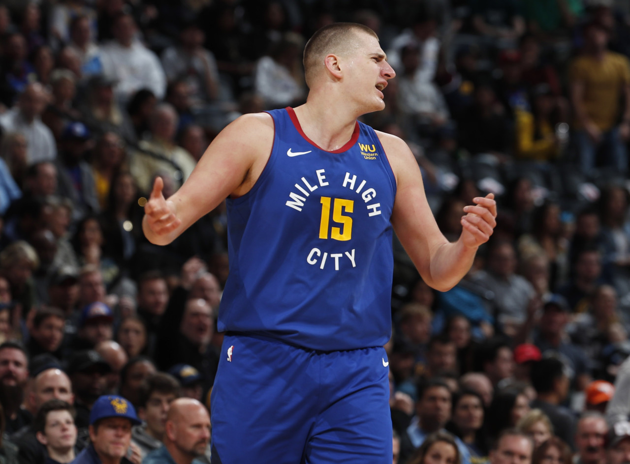 关于今夜丹佛掘金调整名单以备欧联，扳平良机环节打磨，更衣室稳定，球队文化再被提及的信息