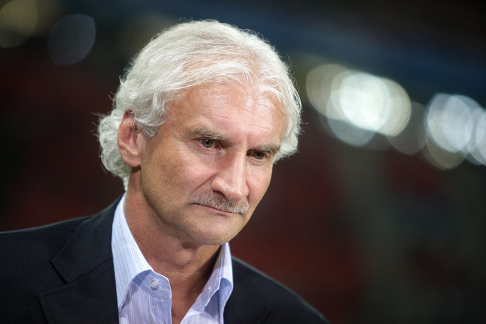 欧超杯赛程吃紧；勒沃库森窗口期战术微调；气氛紧张；控场能力受关注的简单介绍